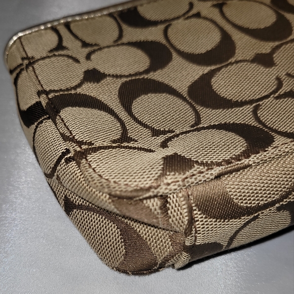 Coach Wristlet Signature Khaki Canvas Floral Design - Picture 5 of 8